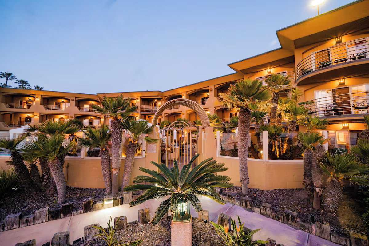 Pacific Terrace Hotel 